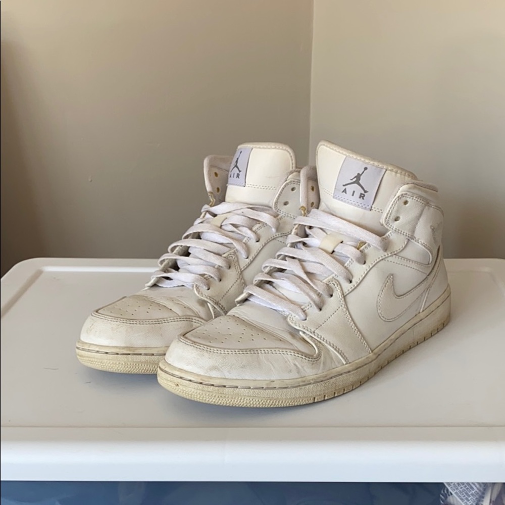 Mid tip Jordan 1’s